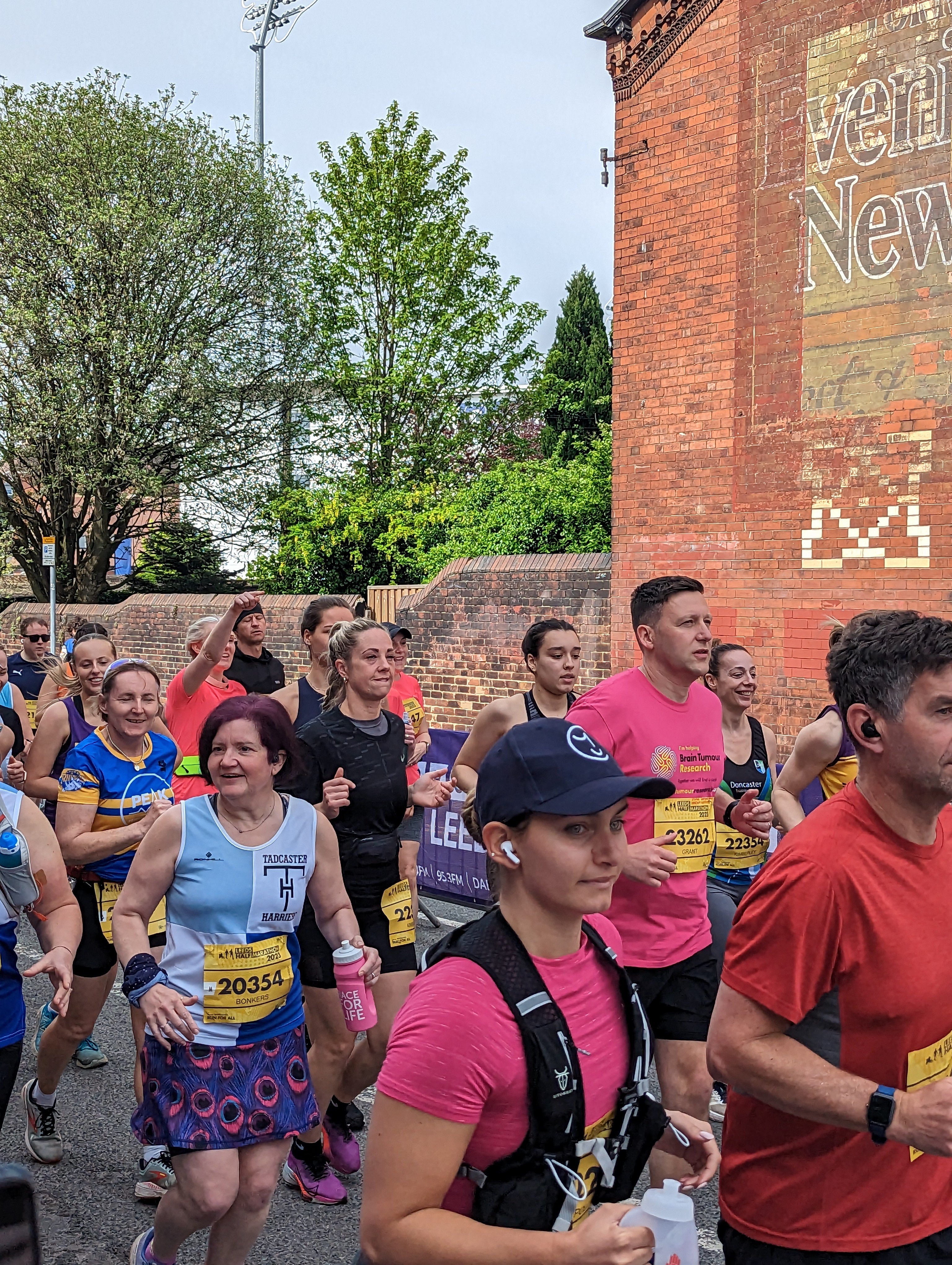 Runner Run Miles A Day Cancer Research Rob Burrow Leeds