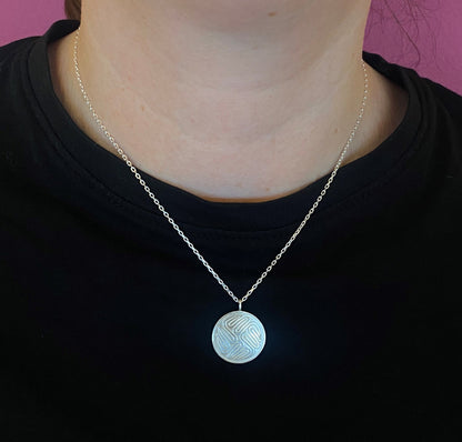 Medulla Pendant & Chain